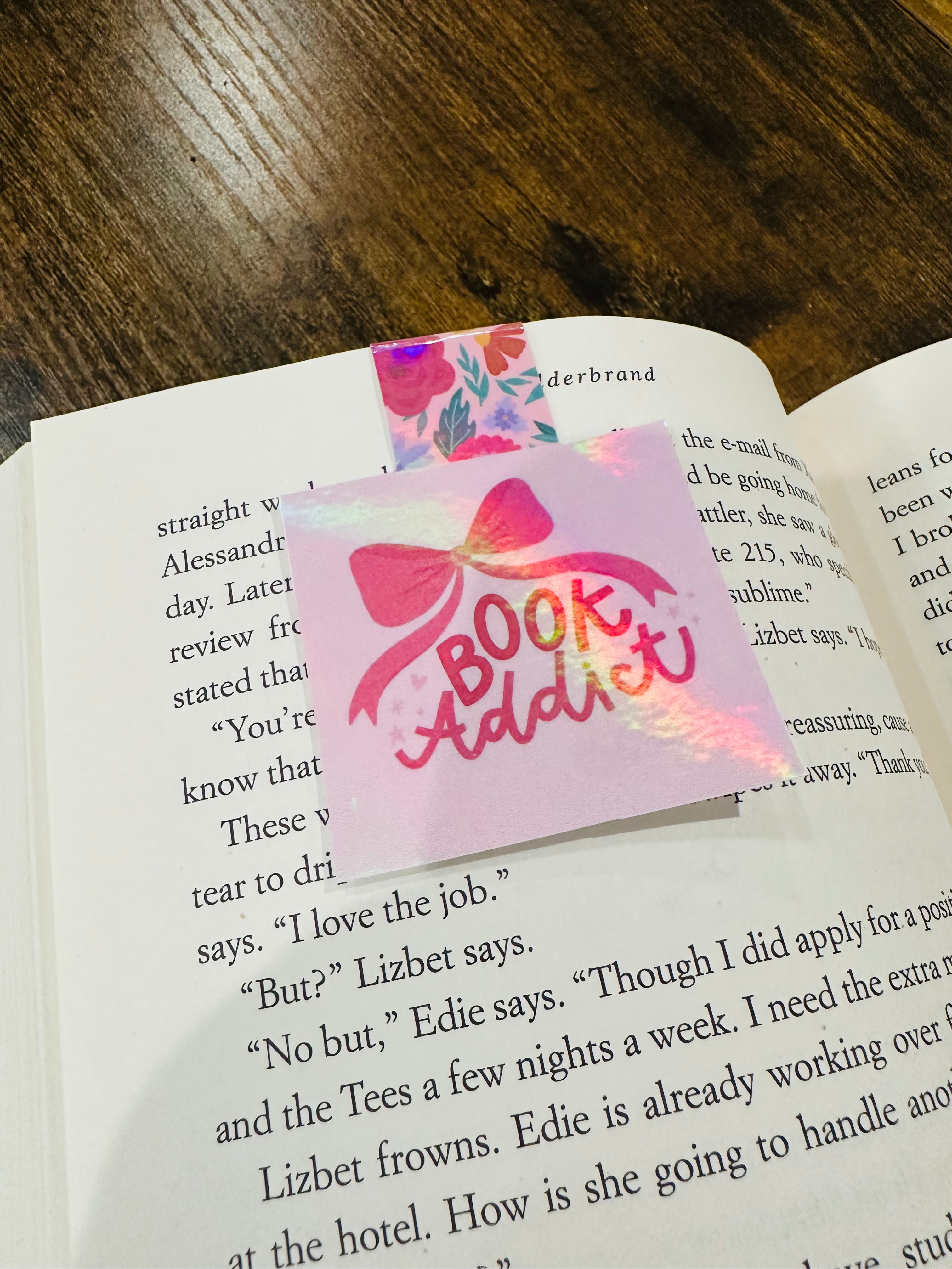 Magnetic Bookmark - Book Addict