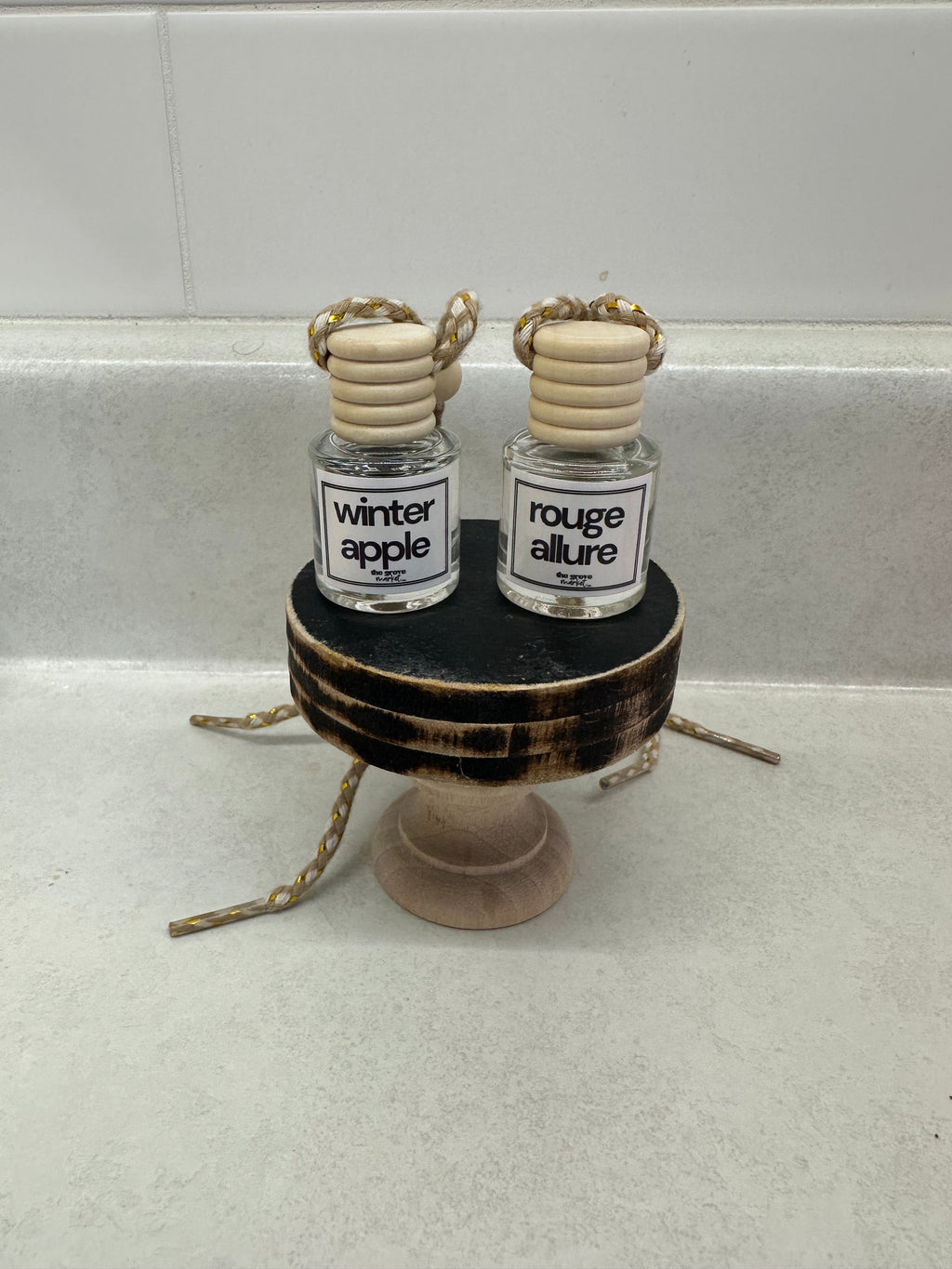 Car Diffuser Air Freshener – Long Lasting Car Freshie | Hanging Car Scent | Refillable Wood Cap Diffuser